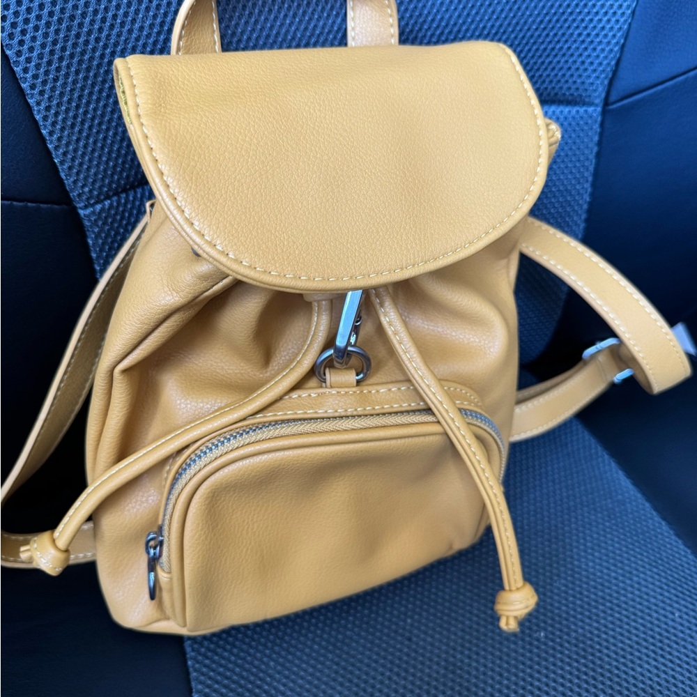 NWOT | Urban Outfitters | Yellow Leather Backpack - Picture 4 of 6
